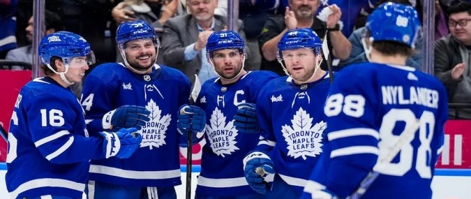 Прогноз на матч Чикаго – Торонто [16.11.2025]: осторожный хоккей после тяжёлых матчей